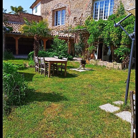 Le Dinanga Bed & Breakfast Léran Exterior foto